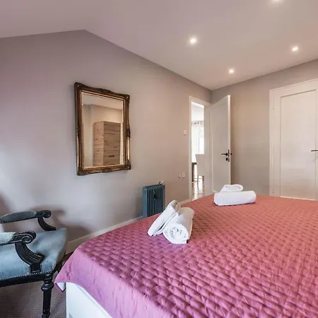 Апартаменти Artistic Penthouse In Center Sevastopol