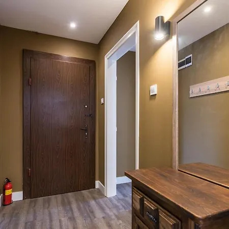 Artistic Penthouse In Center Sevastopol Апартаменты *