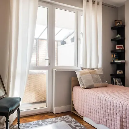 Artistic Penthouse In Center Sevastopol Апартаменти Варна