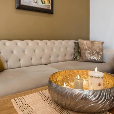 Artistic Penthouse In Center Sevastopol Апартаменты