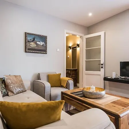 Artistic Penthouse In Center Sevastopol Апартаменты