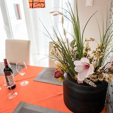Апартаменти Artistic Penthouse In Center Sevastopol *