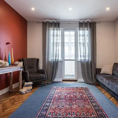 Artistic Penthouse In Center Sevastopol Апартаменти