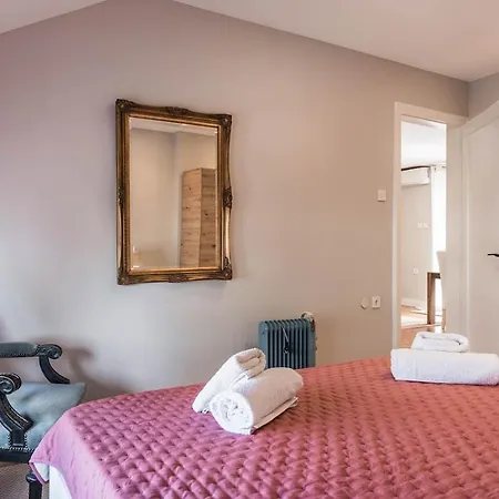 Artistic Penthouse In Center Sevastopol Апартаменти *